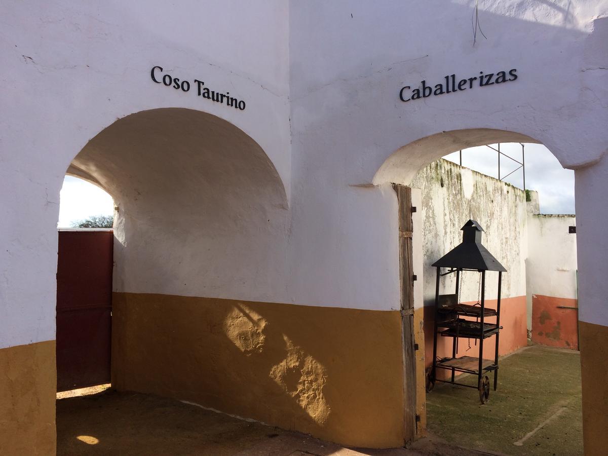 Hotel La Giralda Burguillos Del Cerro Zewnętrze zdjęcie