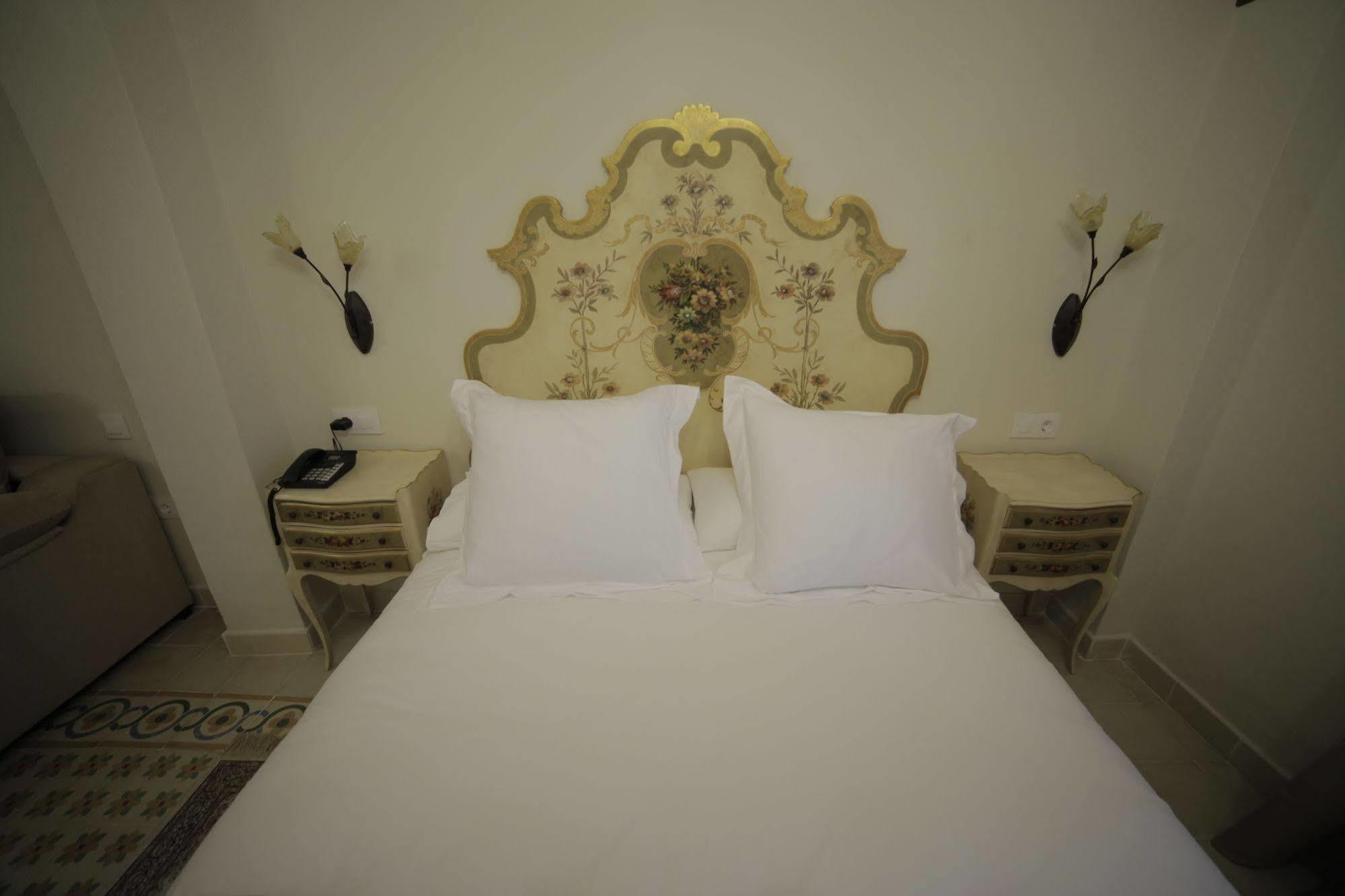 Hotel La Giralda Burguillos Del Cerro Zewnętrze zdjęcie
