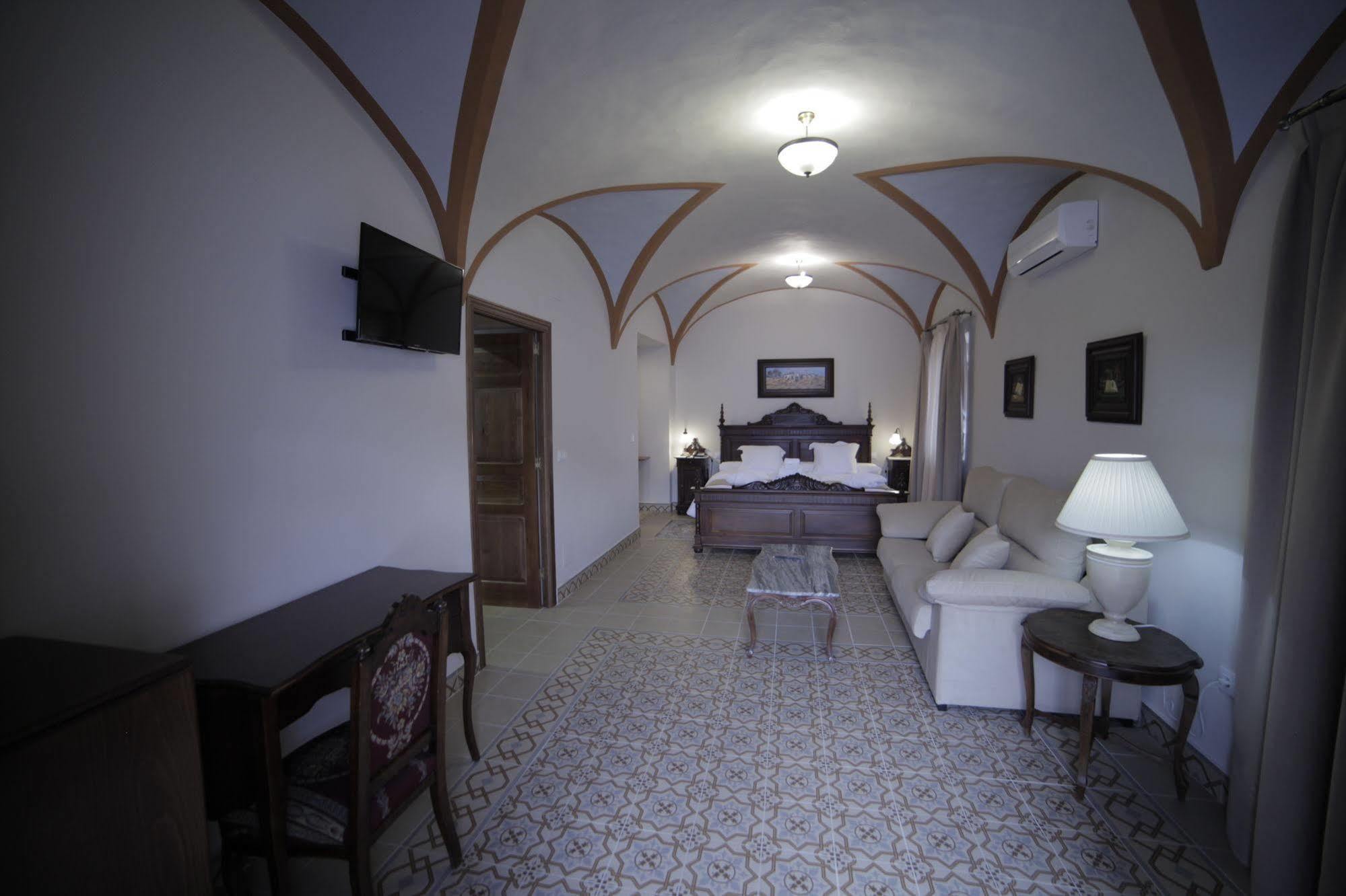Hotel La Giralda Burguillos Del Cerro Zewnętrze zdjęcie
